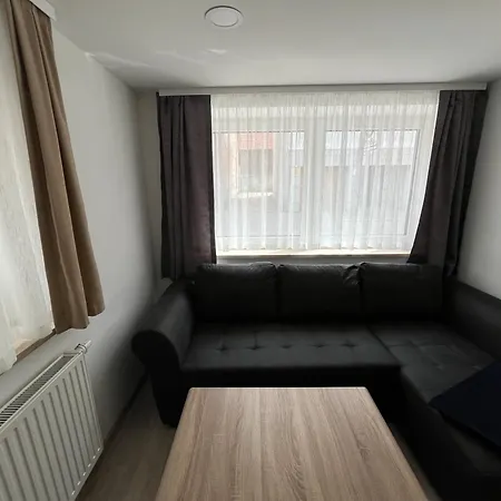 Ella * 马克托波道夫