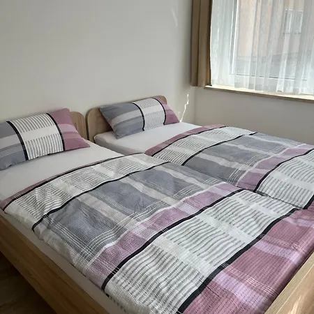 Ella * 马克托波道夫