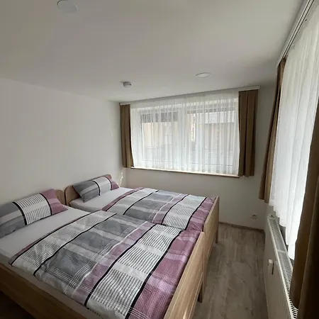 Ella * 马克托波道夫